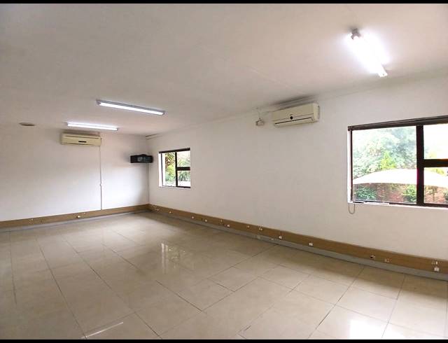 80M² BUSINESS CENTRE TO LET IN ELDORAIGNE